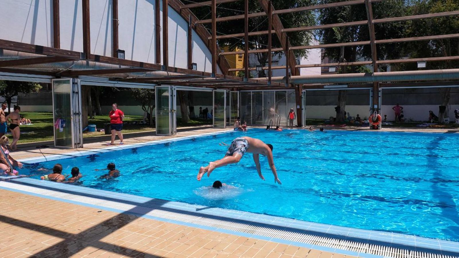 La piscina del centro municipal de Rochelambert.
