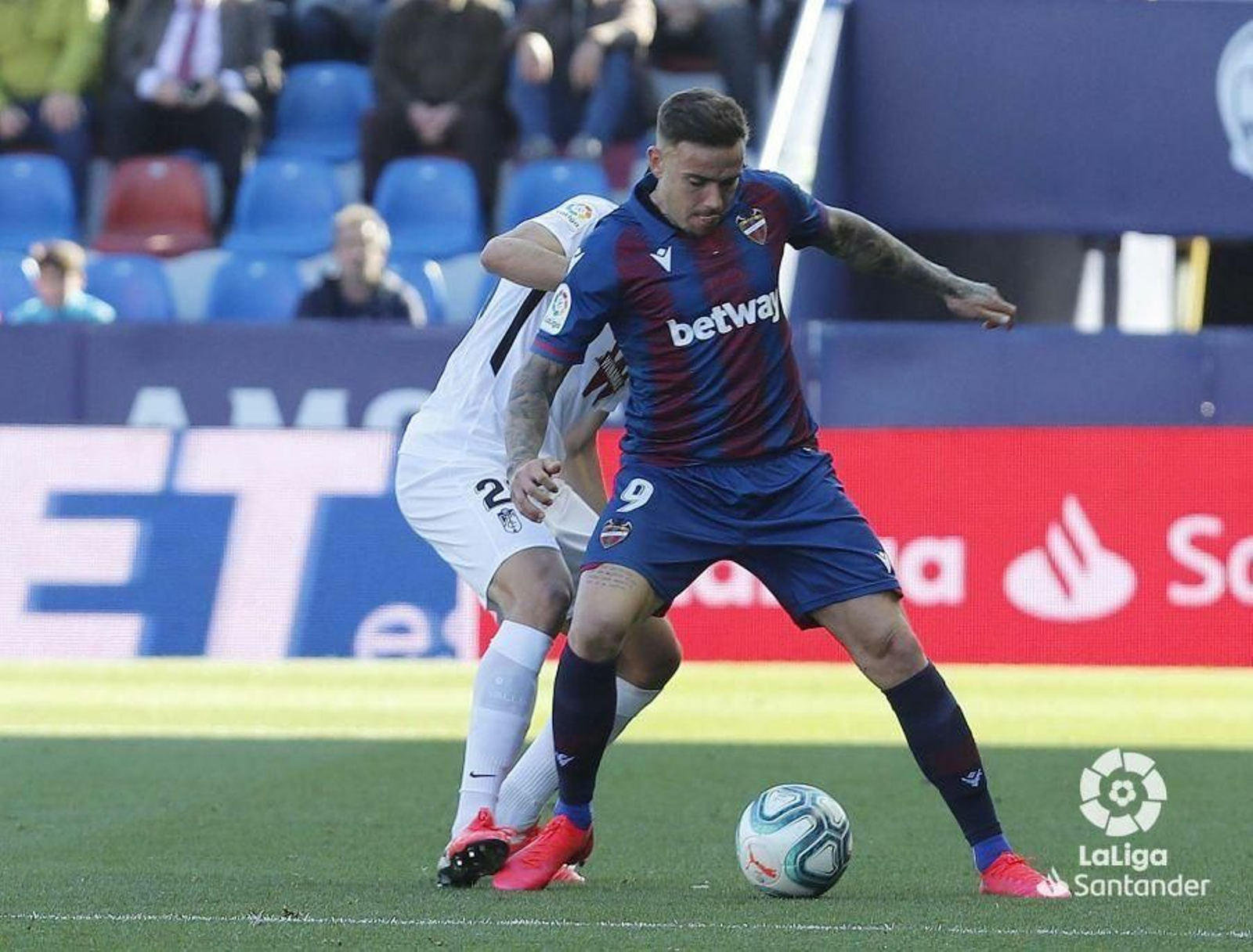 Buen trabajo de Vallejo en su regreso al once