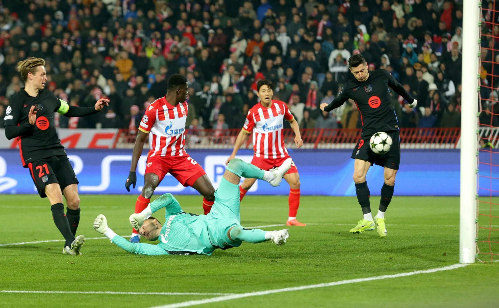 Las imágenes del Estrella Roja - Barcelona