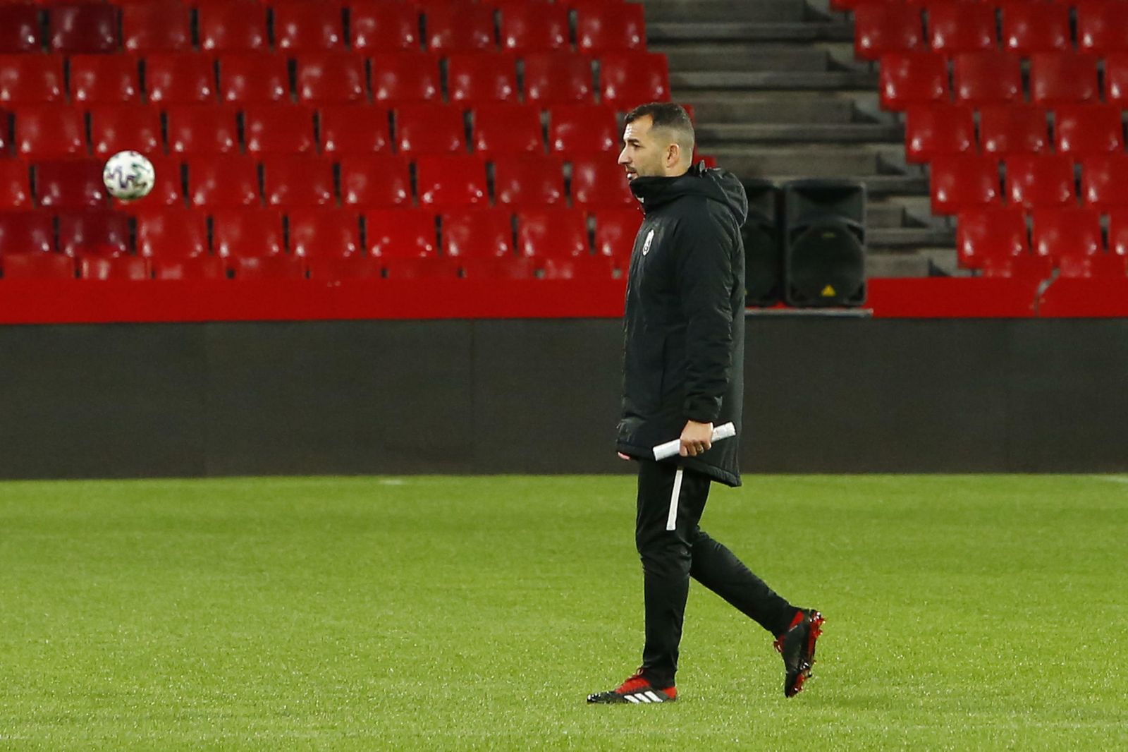 Fotos: la afición 'bendice' al Granada CF en Los Cármenes antes del partido de Copa