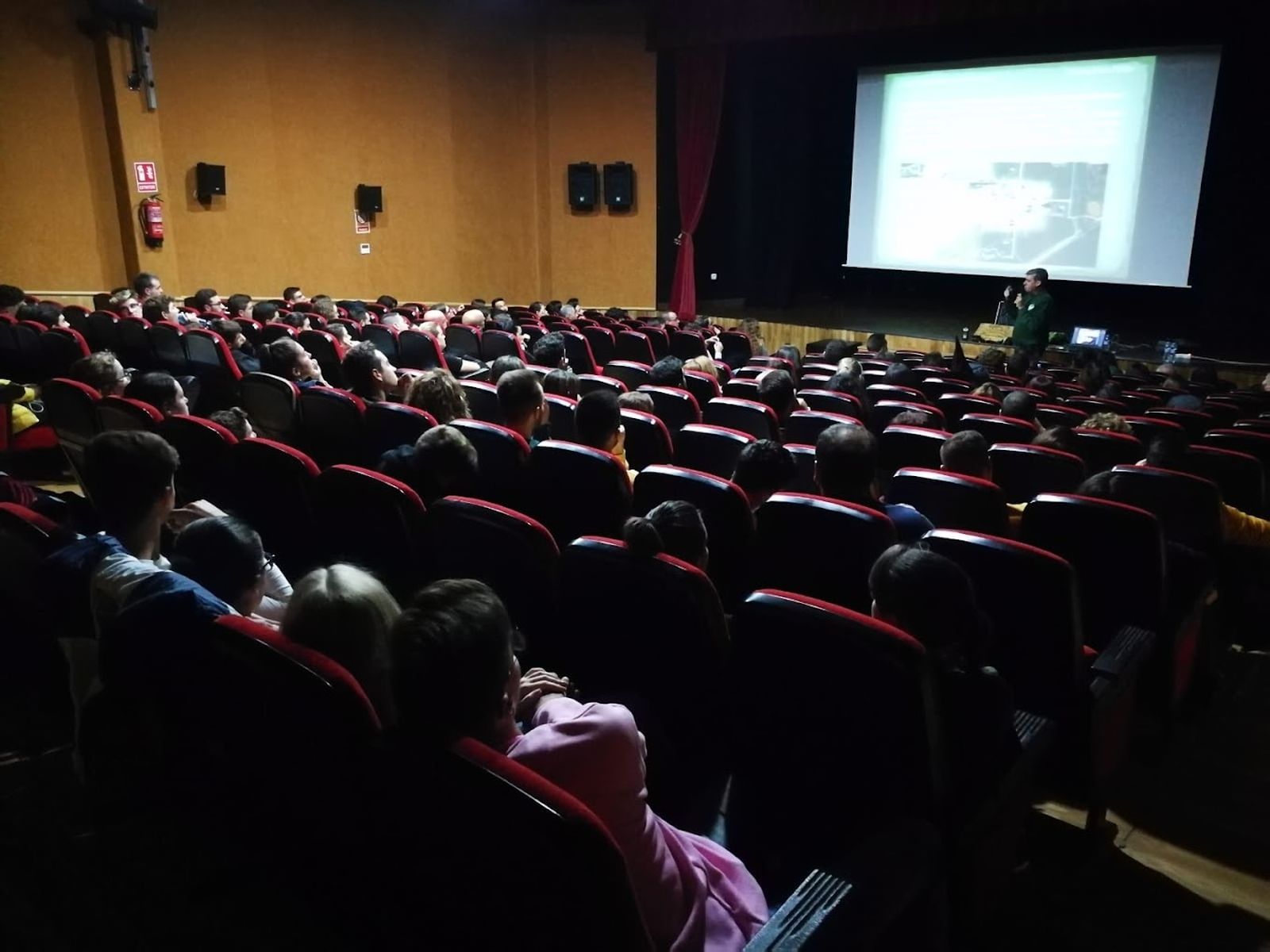Cine en la Sala Federico García Lorca de Albox.