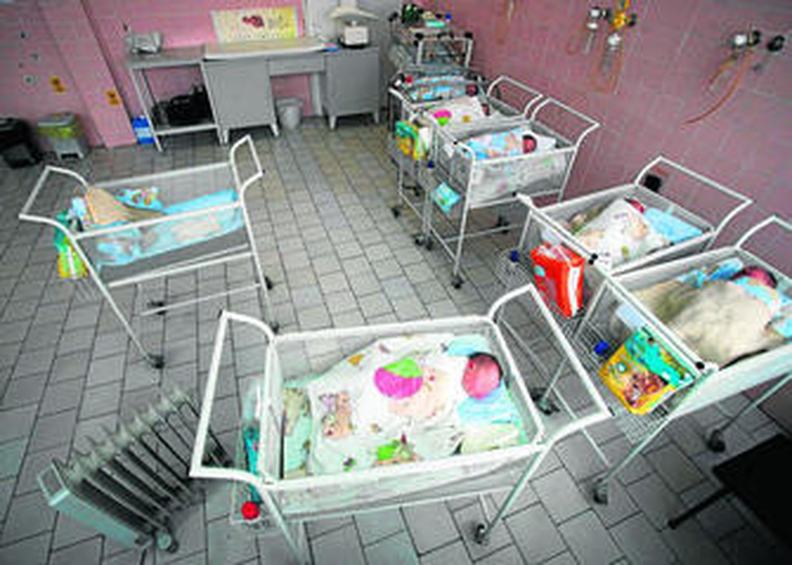 Niños recién nacidos en un hospital en Bulgaria.