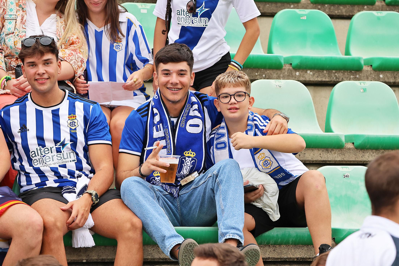 Búscate en las gradas del Betis Deportivo-Recreativo de Huelva