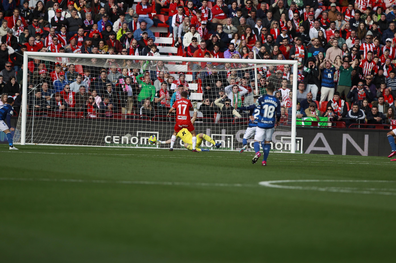 Imágenes del partido de fútbol U.D. Almería-Real Betis Balompié