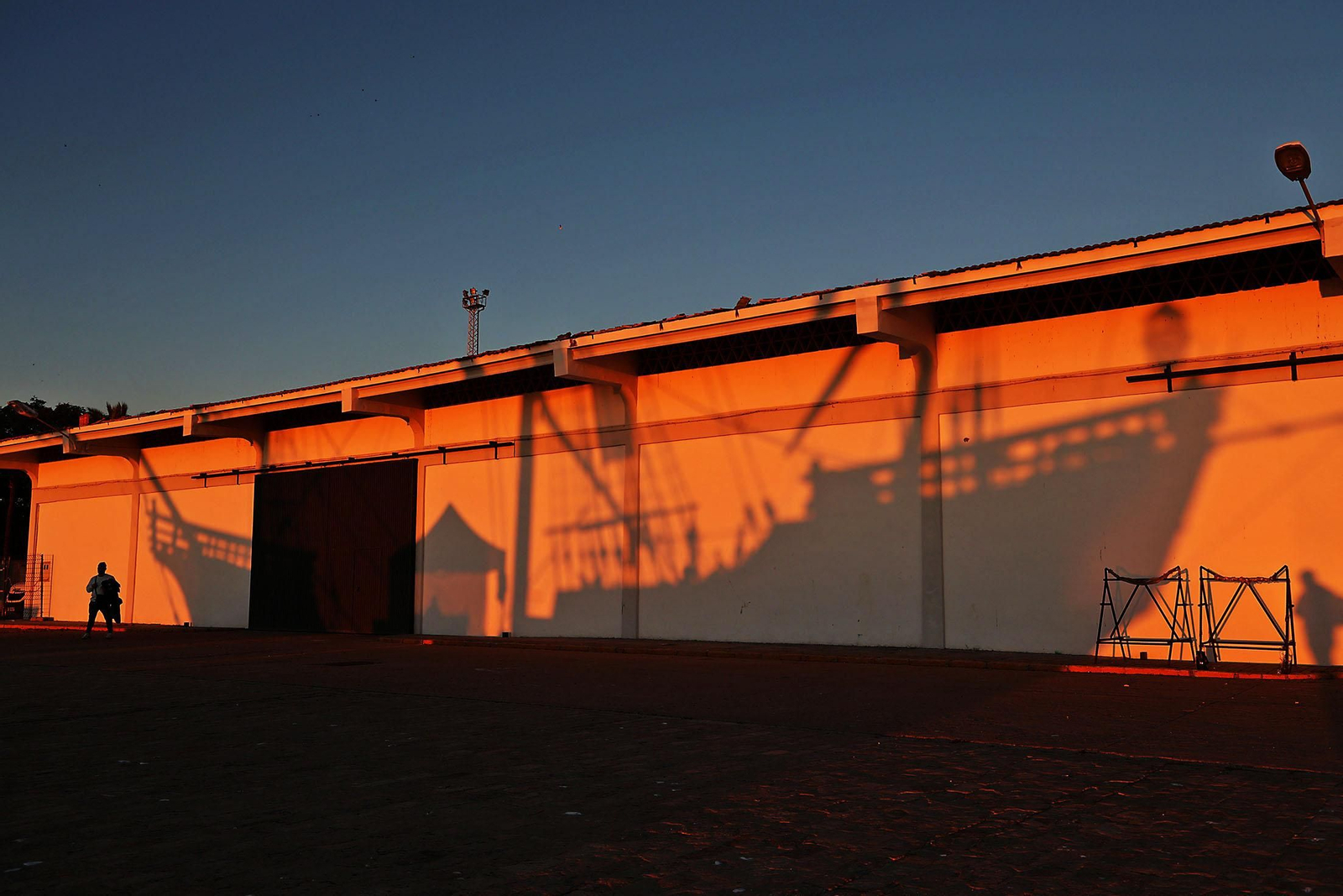 Imágenes de la Nao Victoria en el muelle de Levante