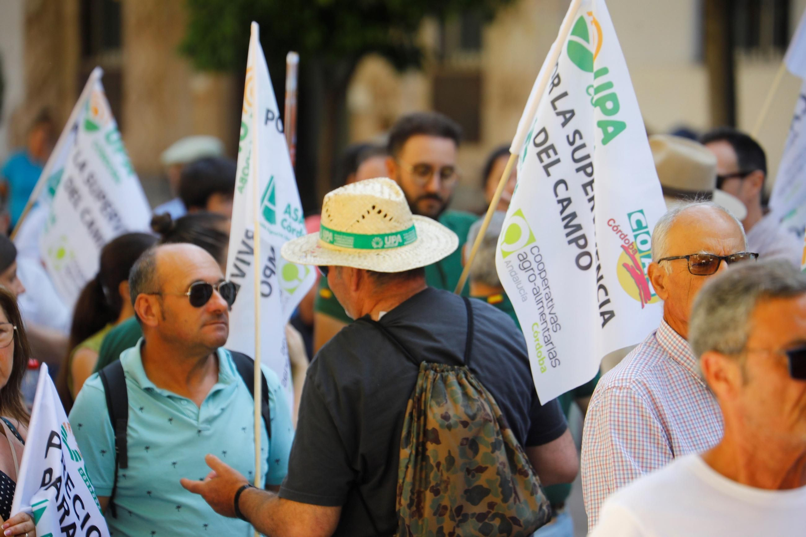 Las imágenes de la concentración de los agricultores de Córdoba "por la supervivencia del campo"