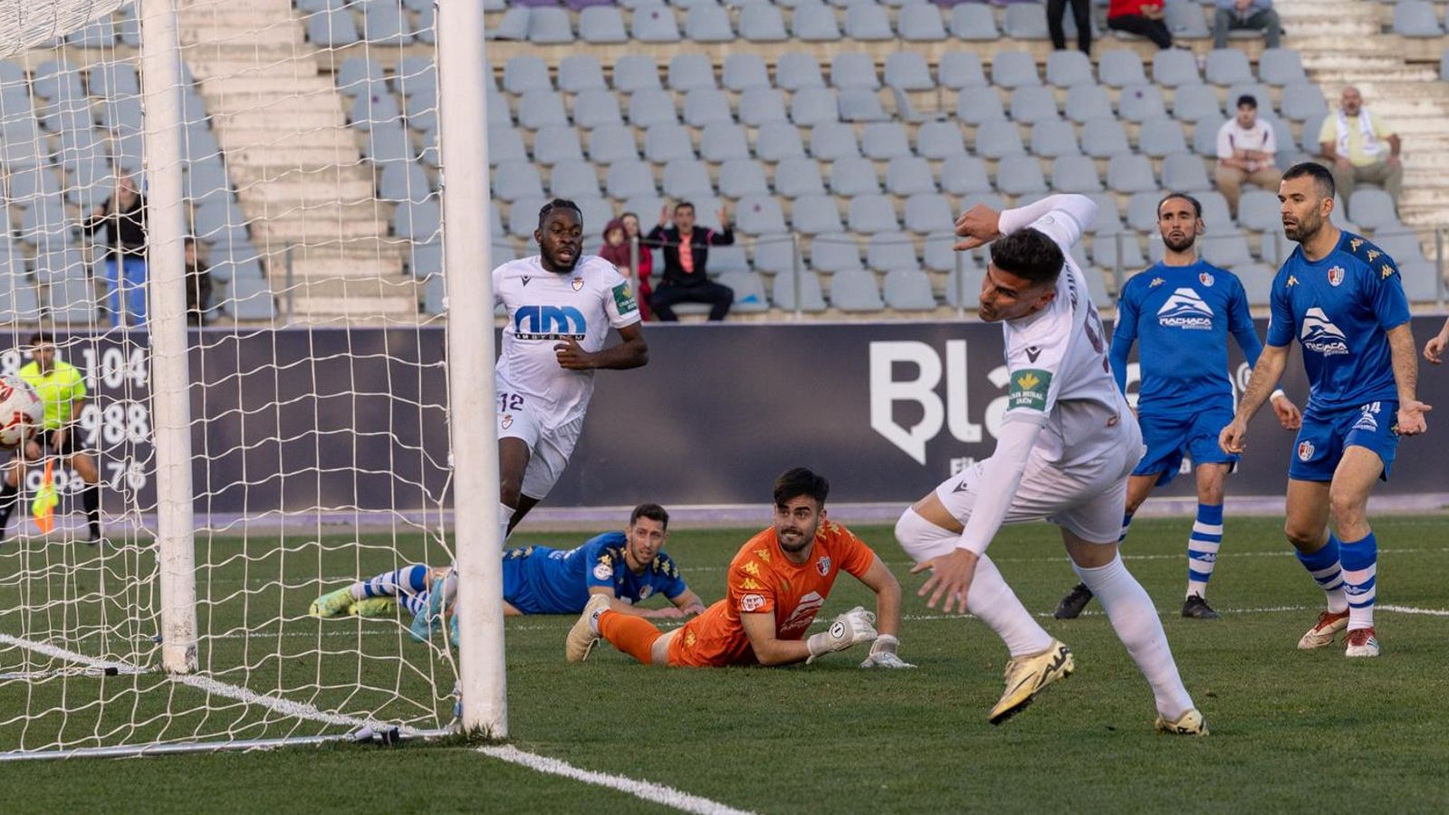 Las mejores imágenes de la remontada del Real Jaén al Arenas de Armilla