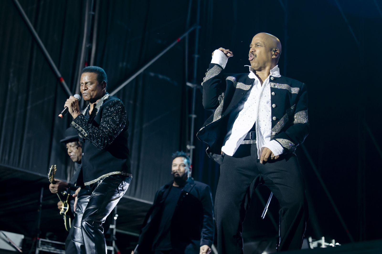 Búscate en el concierto  "80's leyends" en Bahía Sound.