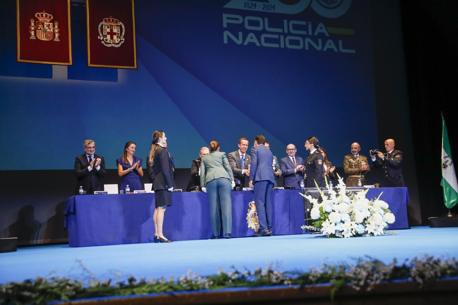 Las imágenes de la celebración del Patrón de la Policía Nacional en Almería, los Santos Ángeles Custodios