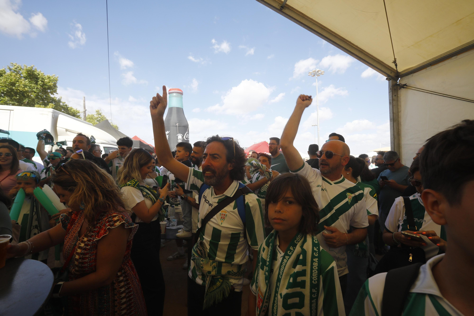 Las mejores fotos de la 'Fan Zone' del Córdoba CF antes del partido ante la Ponferradina