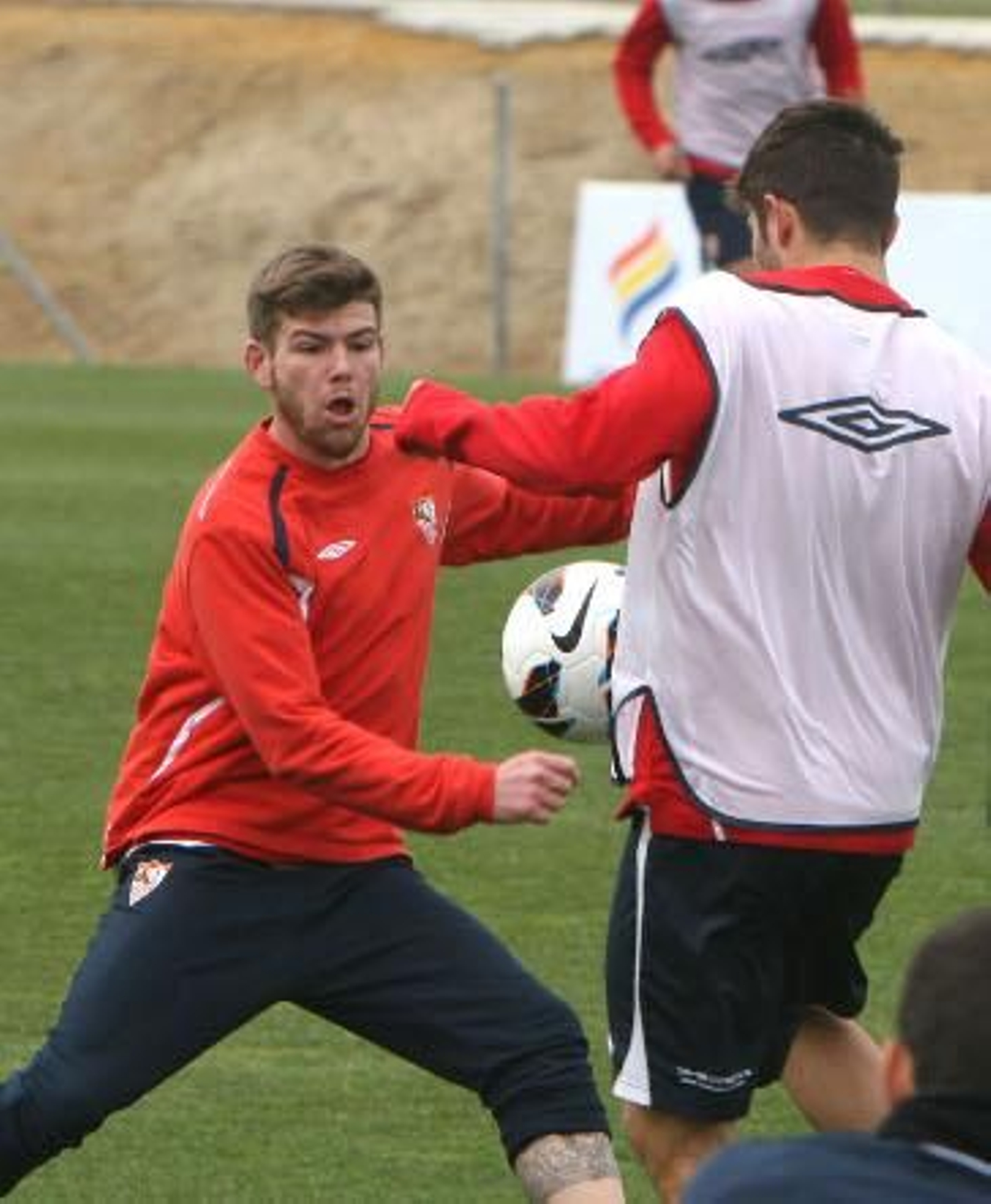 Alberto Moreno vuelve de la sub 21 para jugar contra el Valencia