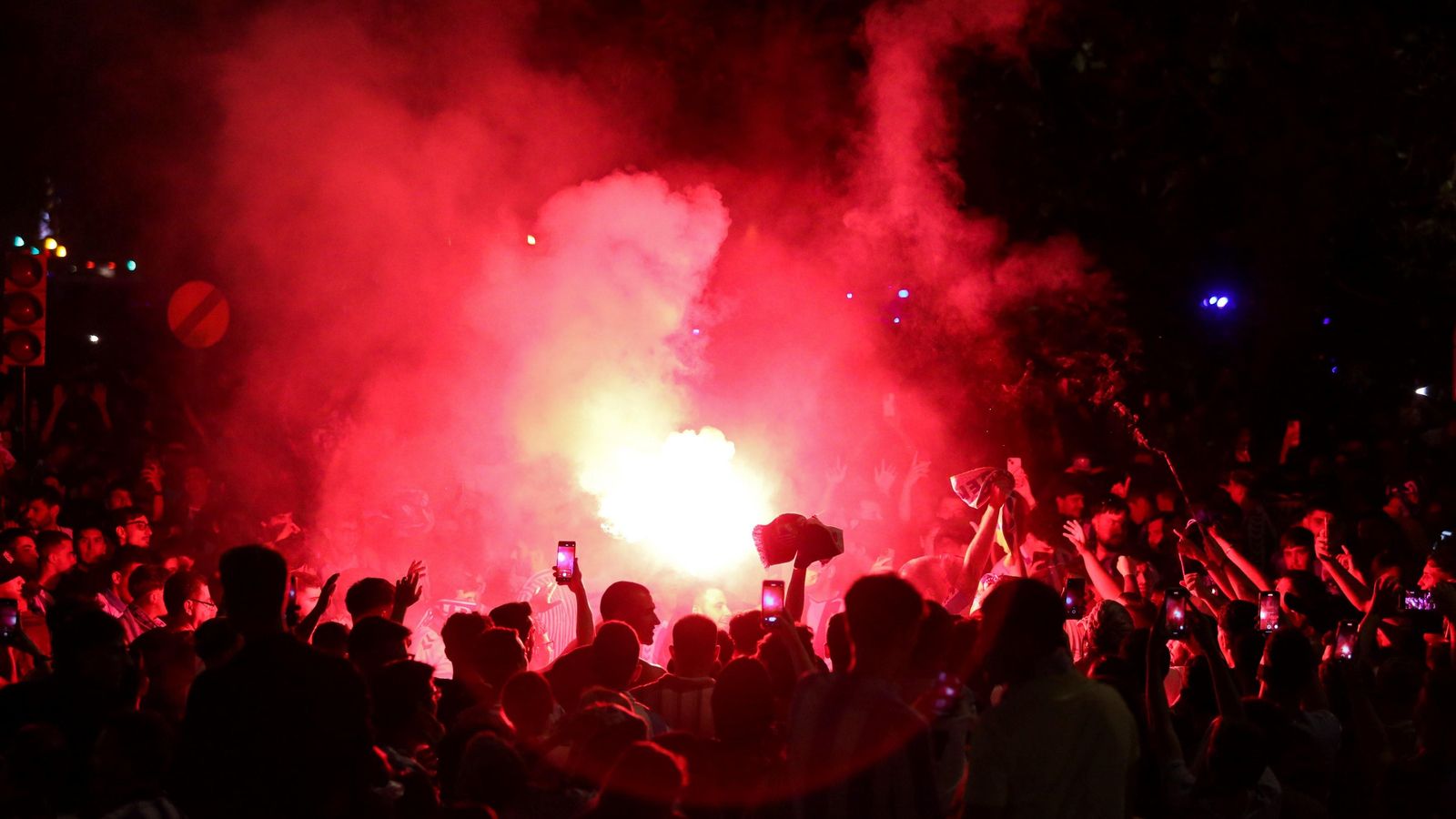 La madrugada interminable con la que Málaga celebró el ascenso