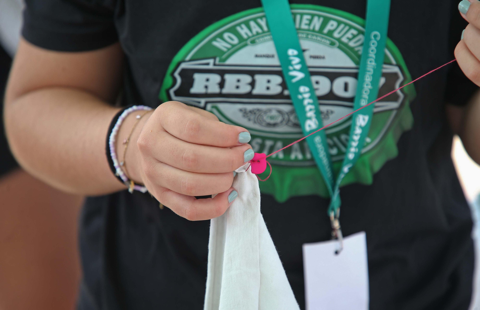 Fotos de las actividades de 'Emociónate con Barrio Vivo' en la playa de Getares