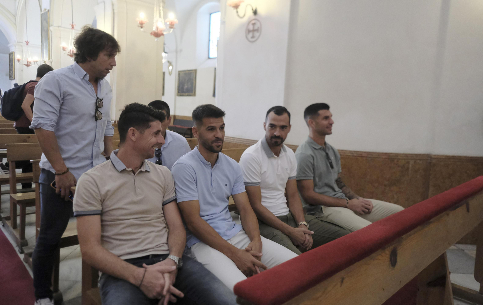 La ofrenda floral del Córdoba CF a San Rafael, en imágenes