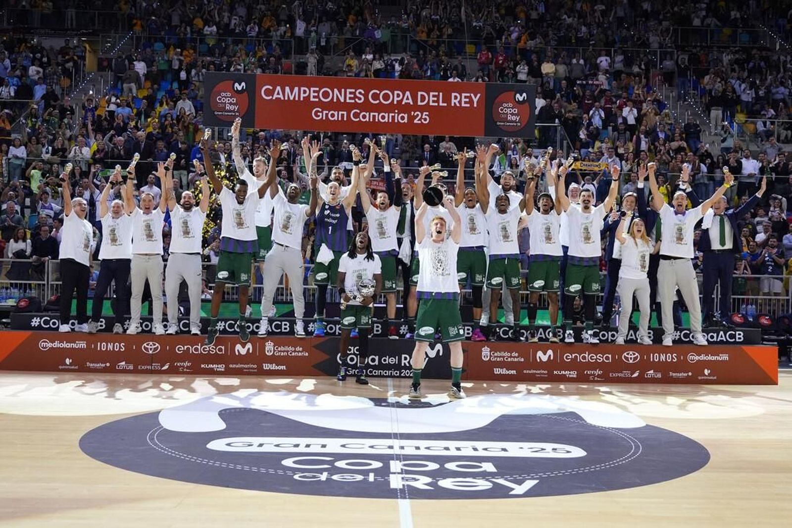 El Unicaja, campeón de Copa: Todas las imágenes del partido, la fiesta y la llegada a Málaga
