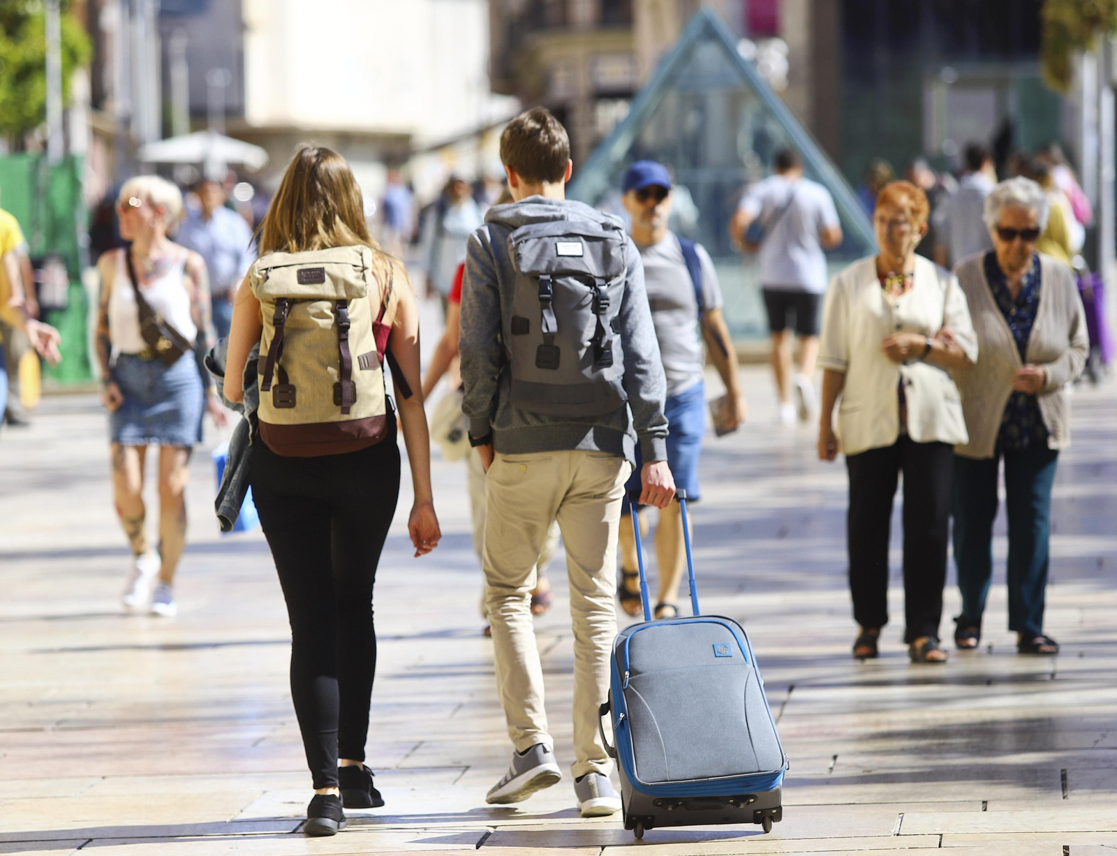 Turistas en la calle Alcazabilla de Málaga.