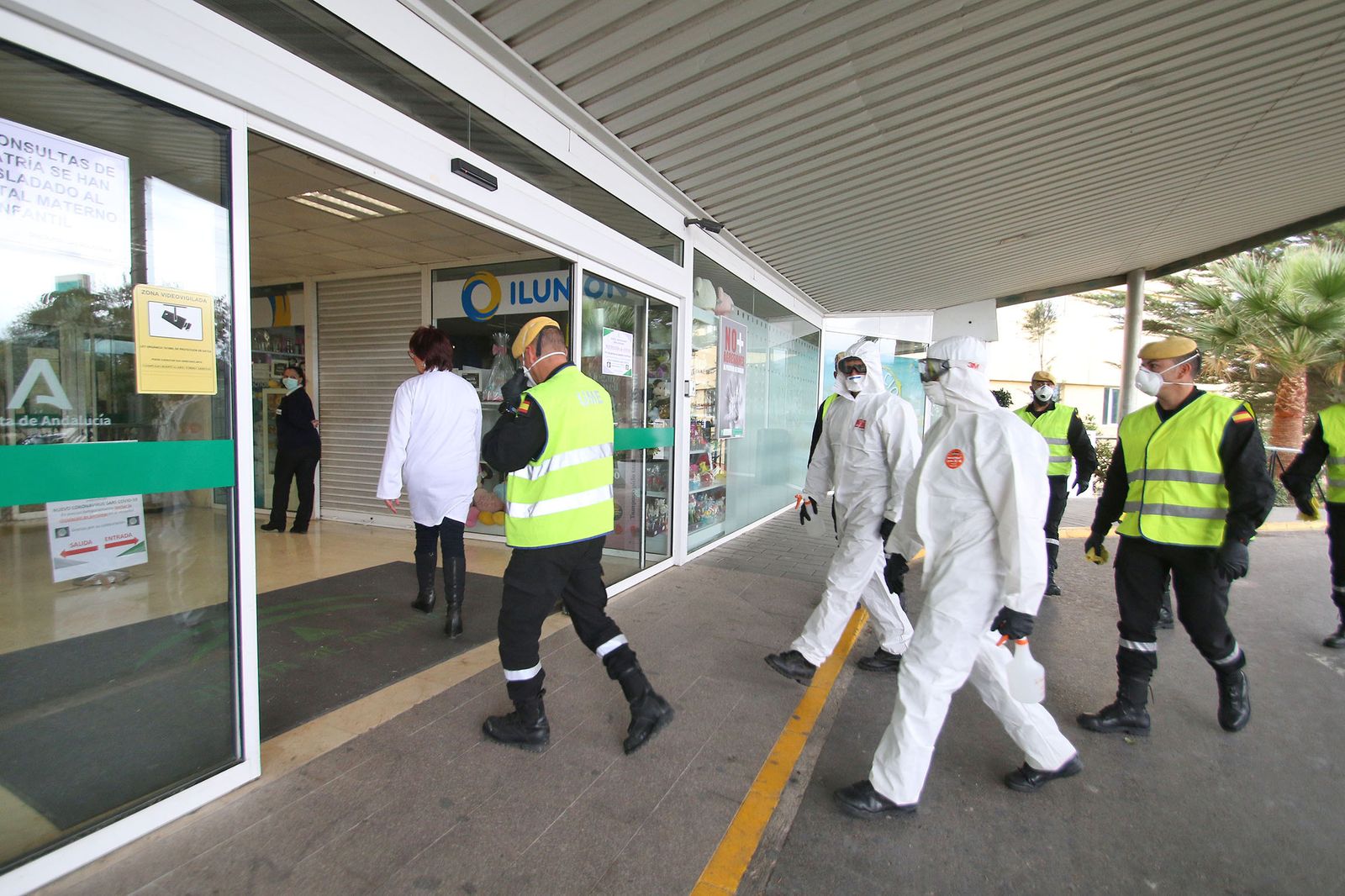 Fotogalería Coronavirus. Actuación UME en Almería.