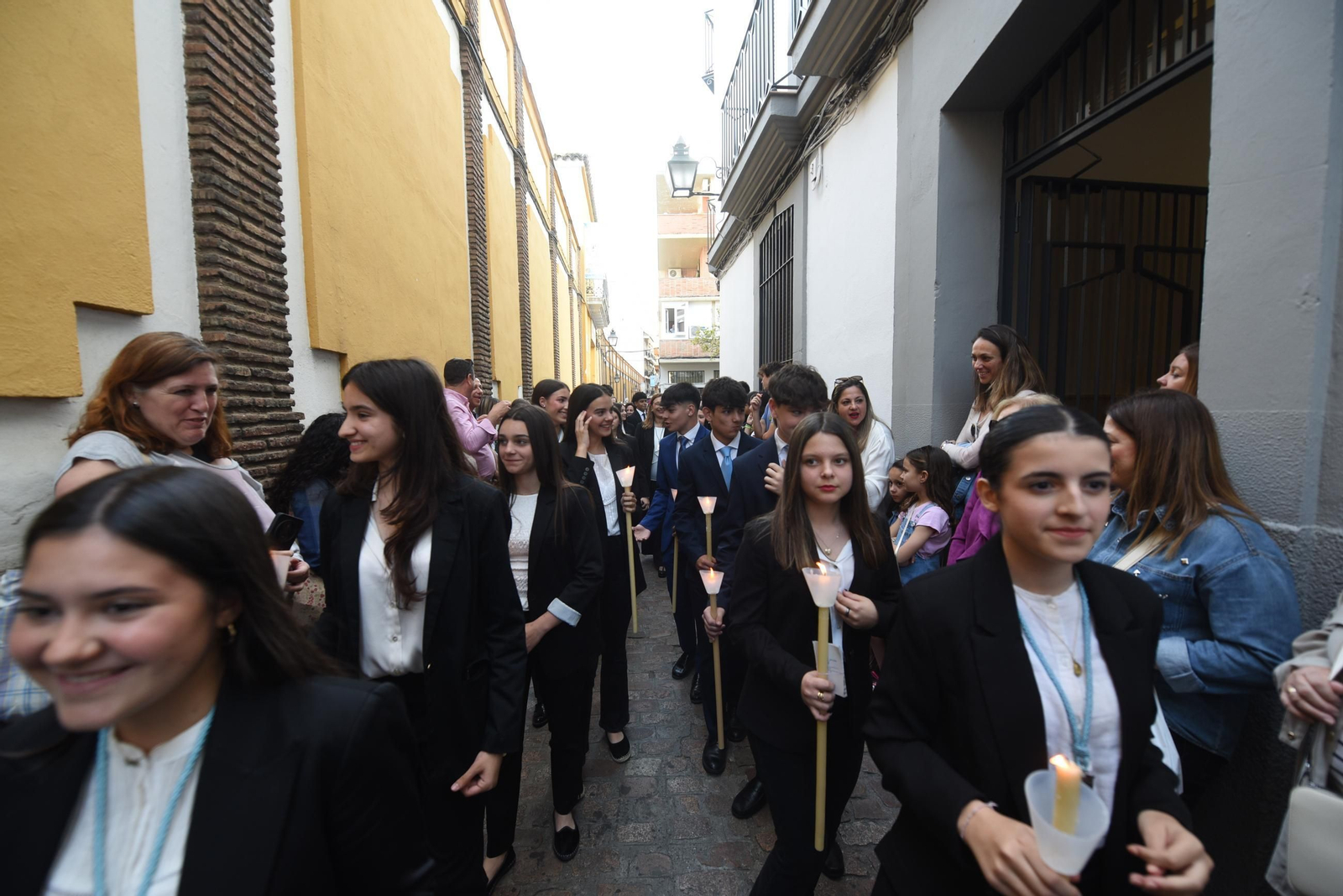 La procesión del colegio Divina Pastora de Córdoba con su Virgen, en imágenes