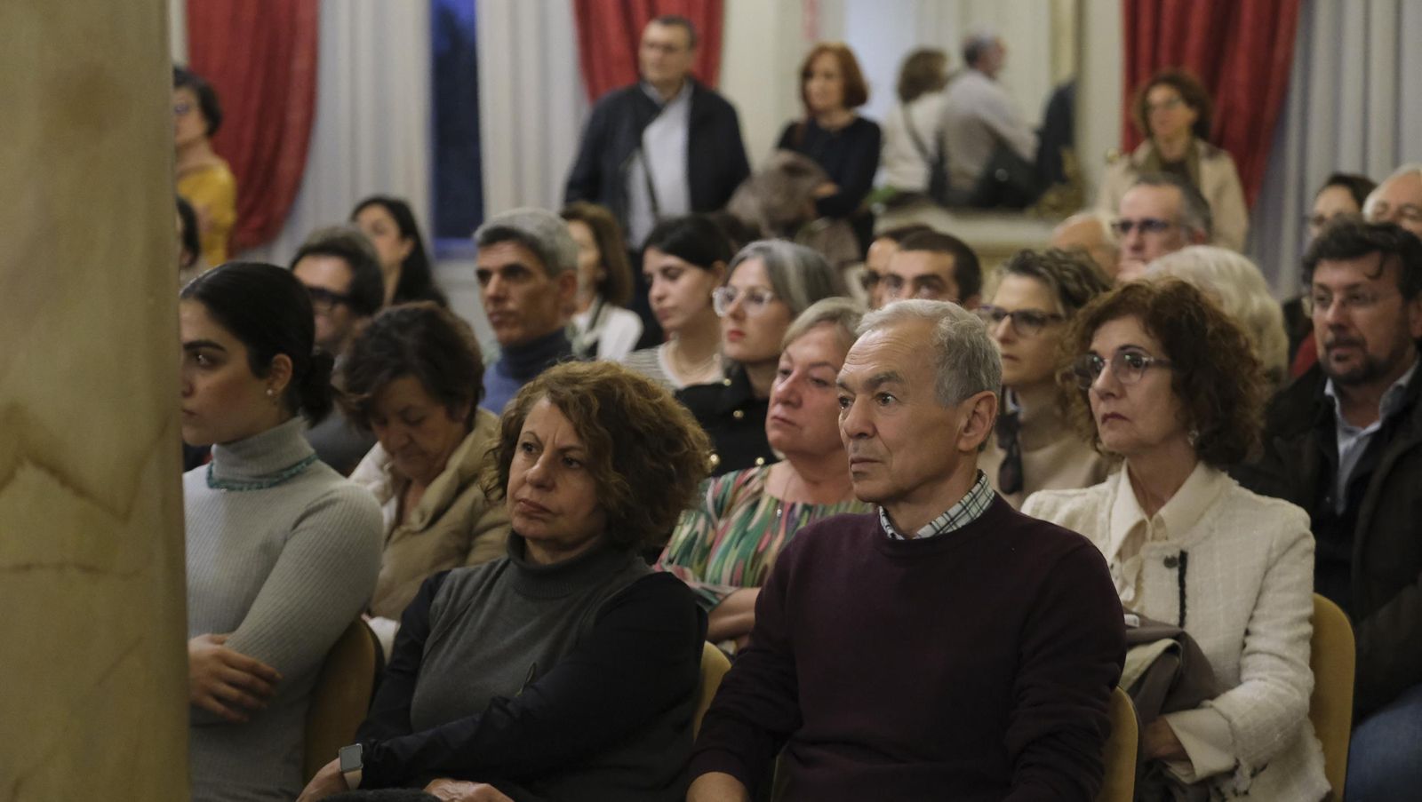 Imágenes del Diario de los Libros con la finalista del Premio Planeta 2024, Beatriz Serrano