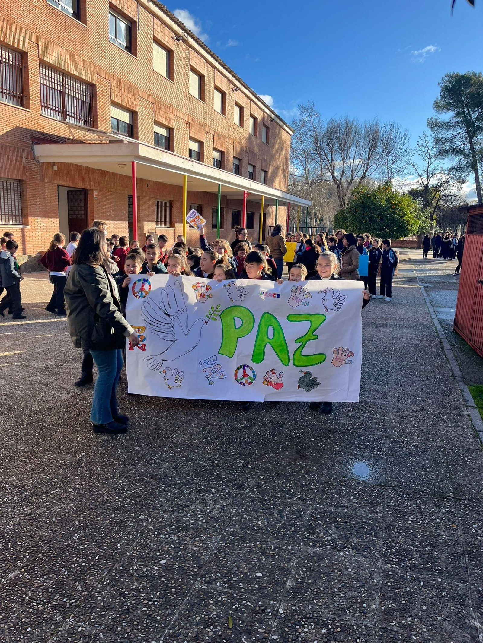 Los colegios de Córdoba celebran el Día de la Paz, en imágenes
