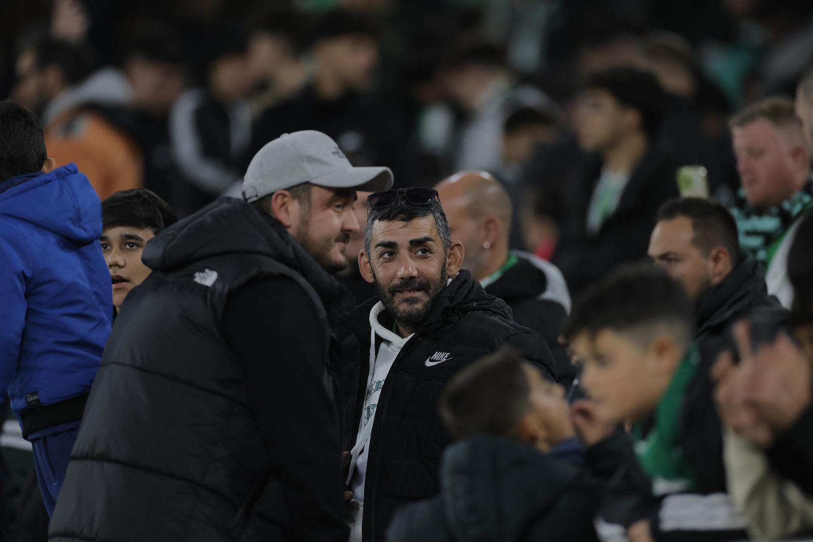 Búscate en las fotos del Betis - Utrecht