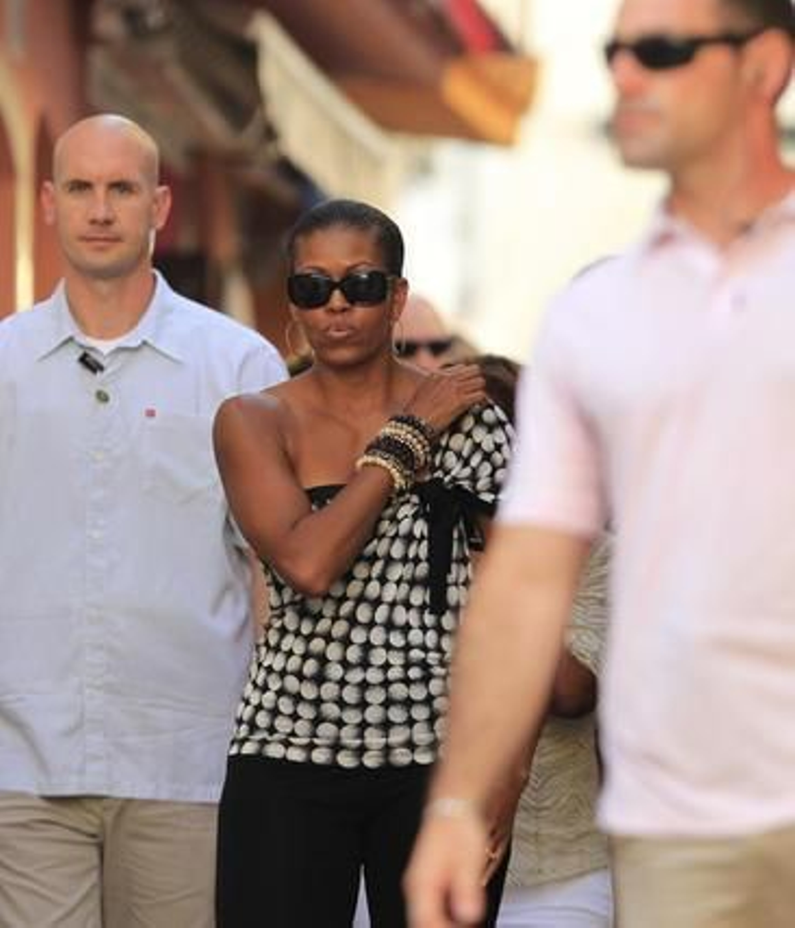 Michelle Obama pasea por las calles del centro histórico de Marbella./Sergio Camacho