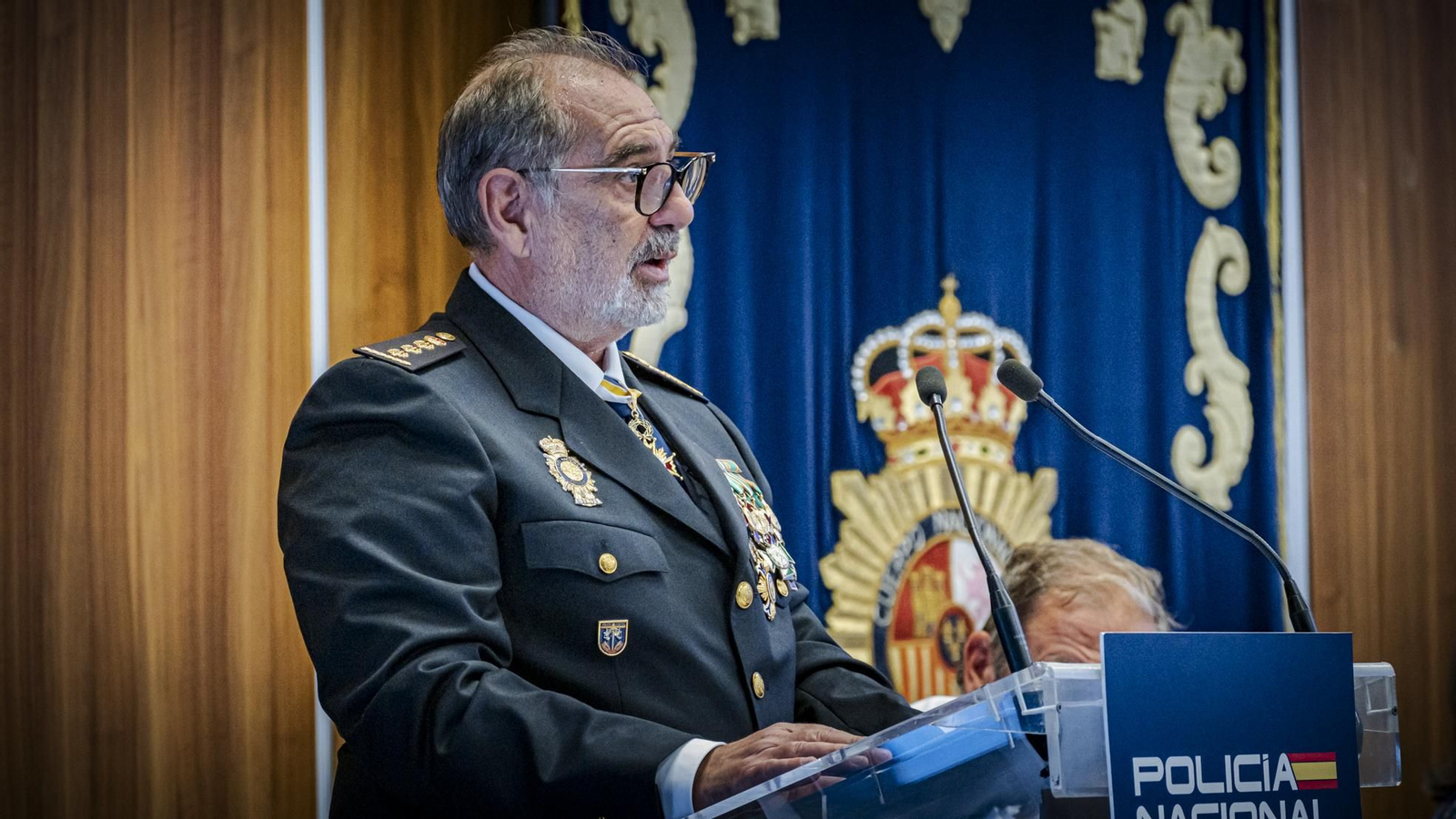 Las imágenes de la celebración del acto del Día de la Policía Nacional en Cádiz.