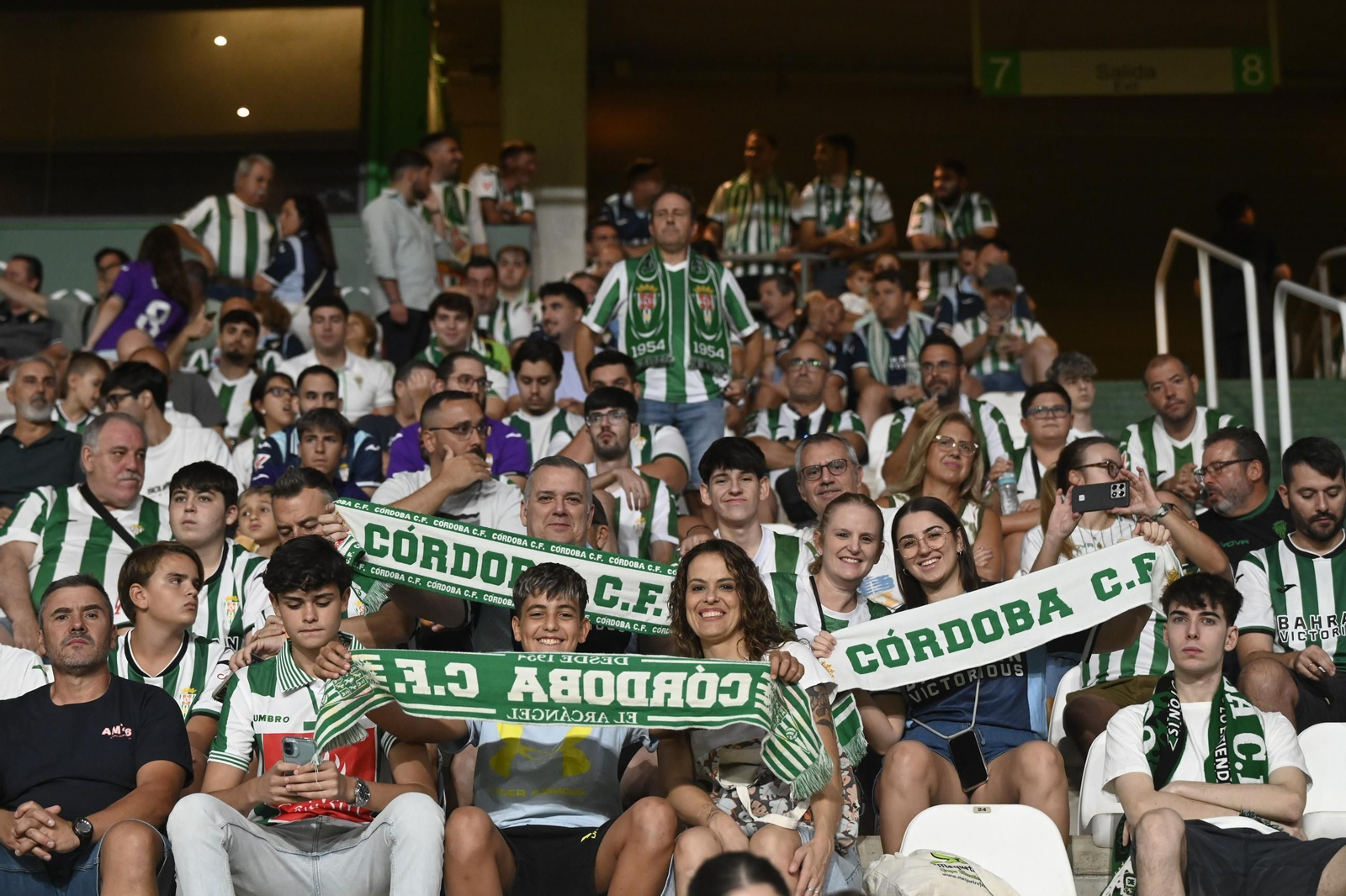 Las mejores fotos del ambiente en El Arcángel para el Córdoba CF - Racing de Santander
