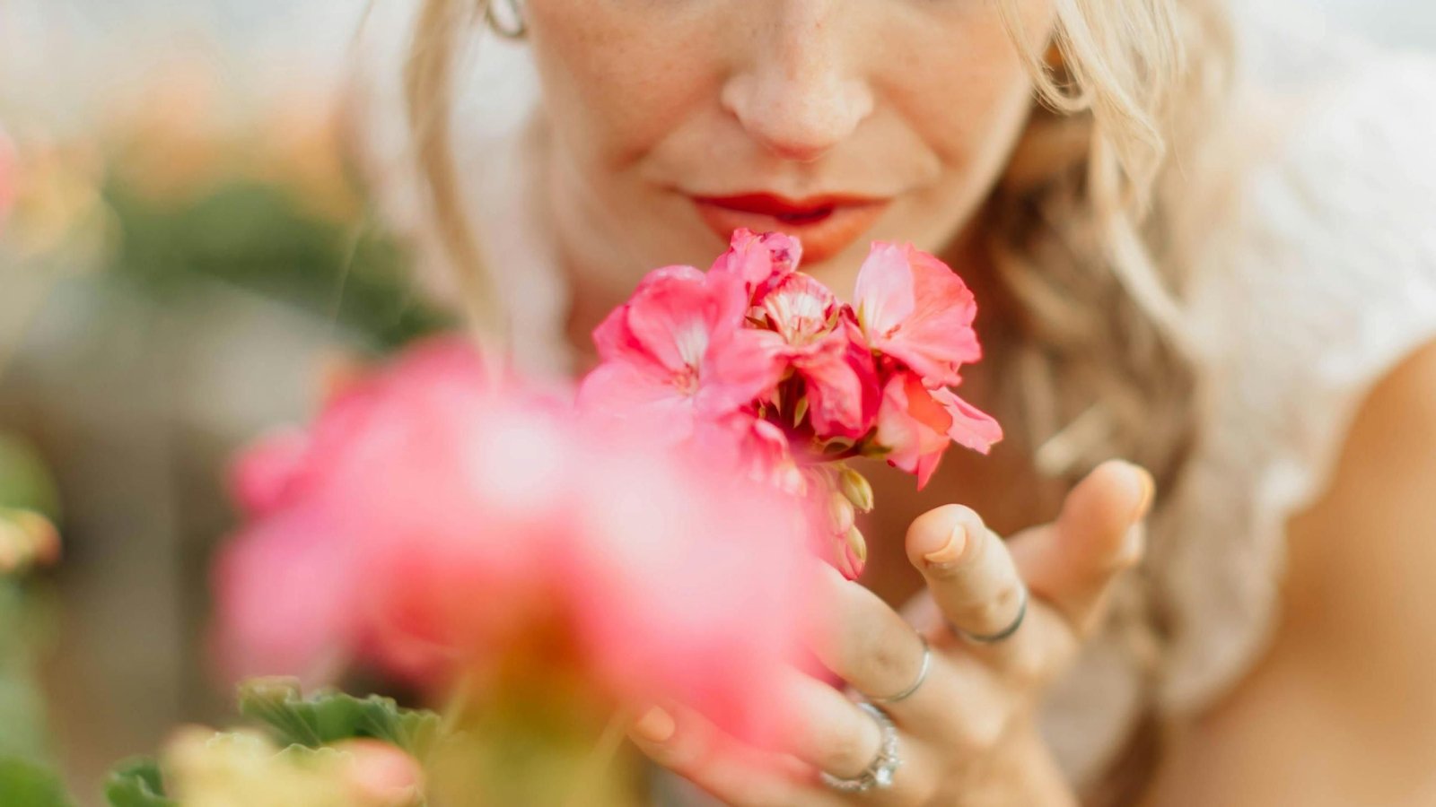 Los mejores aromas en perfumes de mujer para el verano