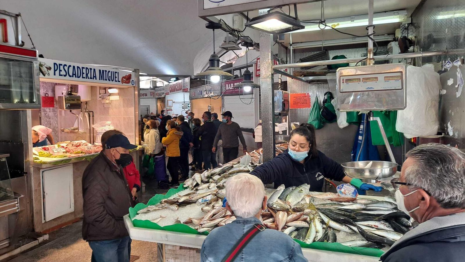 Uno de los puestos del mercado de Algeciras