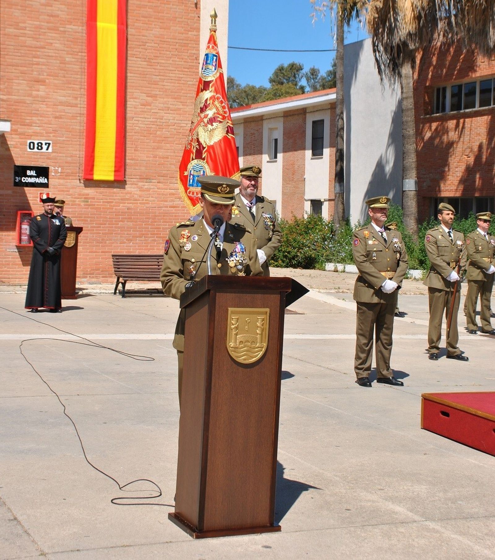 Alocución del coronel director del Centro de Formación de Tropa número 2 (CEFOT-2),  Francisco Jesús Diéguez Oliva.