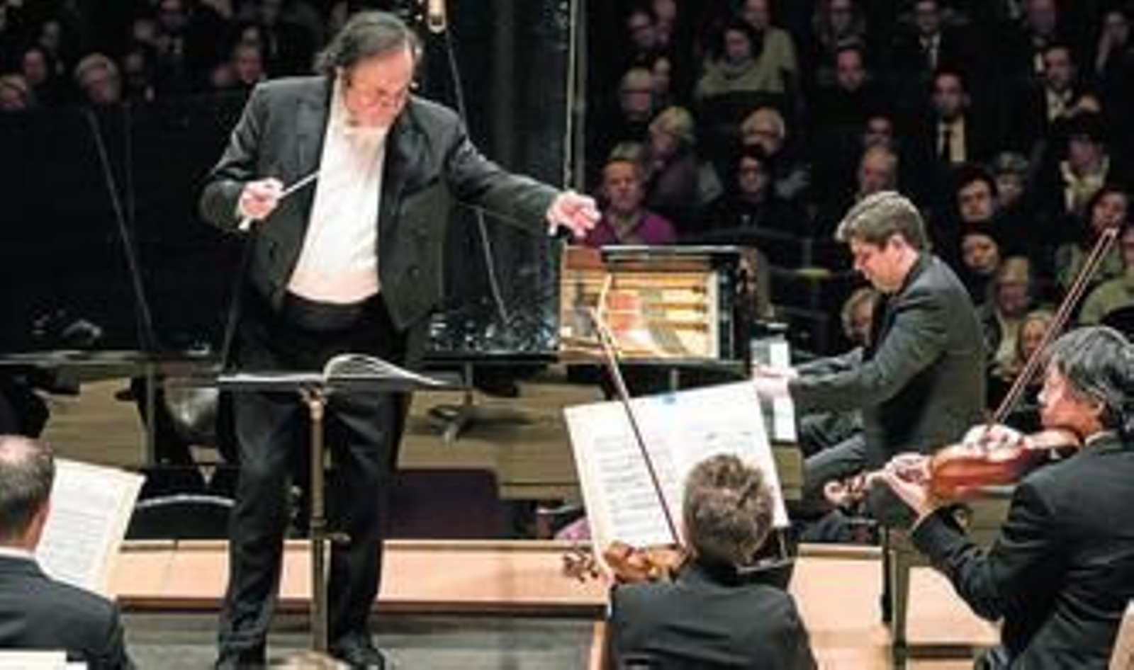 El pianista nervense, bajo la batuta de Charles Dutoit.