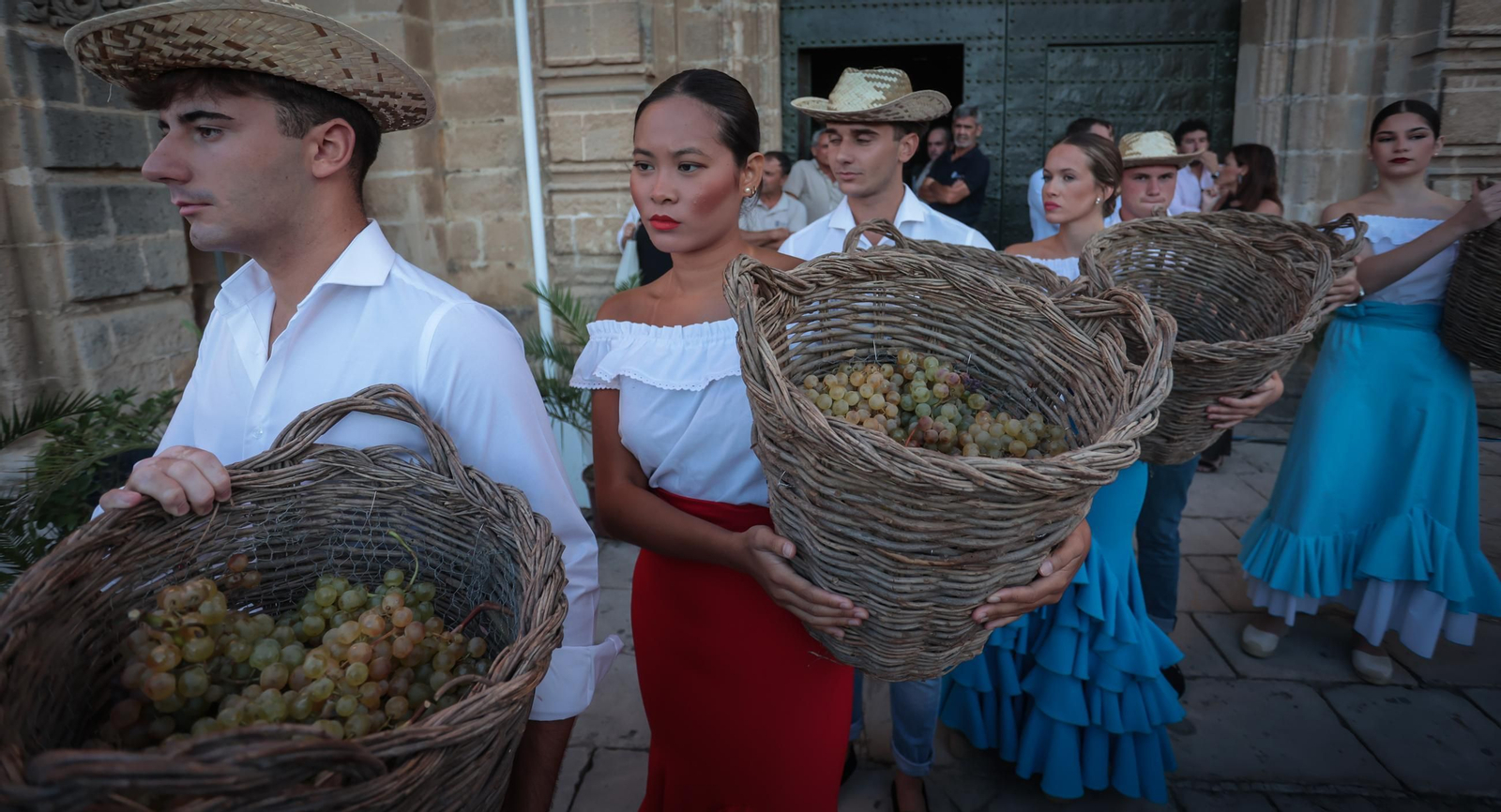 Imágenes de la Pisa de la Uva en la Catedral de Jerez