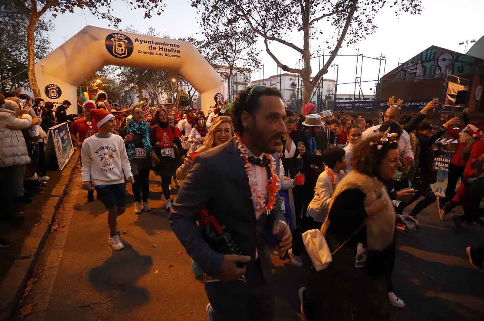 Imágenes de la carrera de San Silvestre en Huelva