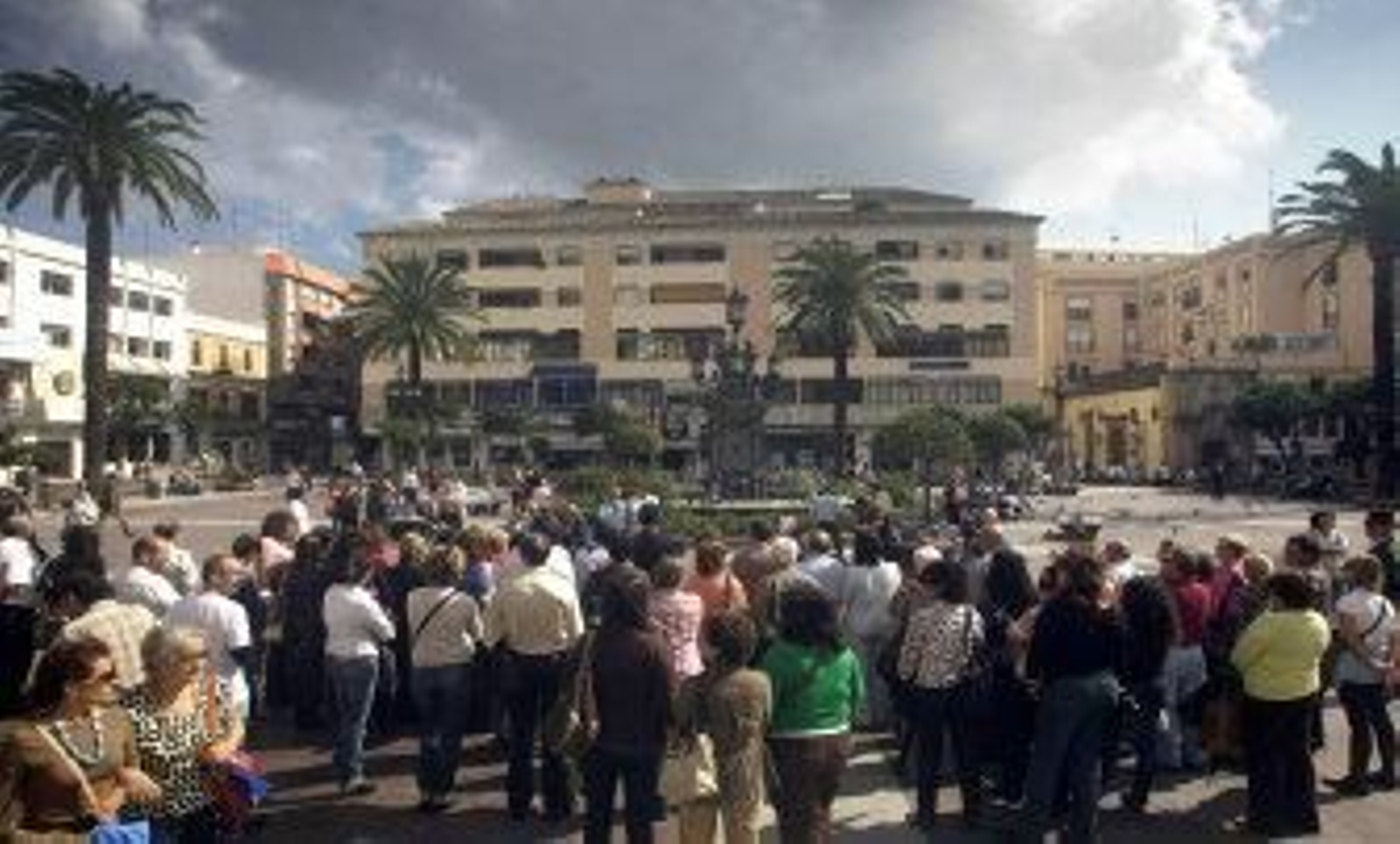 Un grupo de colectivos, ciudadanos y políticos vuelven a decir no a la violencia machista Un grupo de colectivos, ciudadanos y políticos vuelven a decir no a la violencia machista