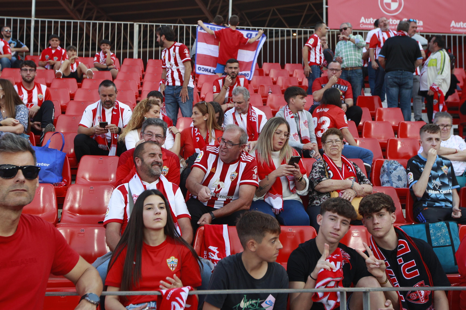Imágenes del partido U.D. Almería-Real Valladolid C.F.