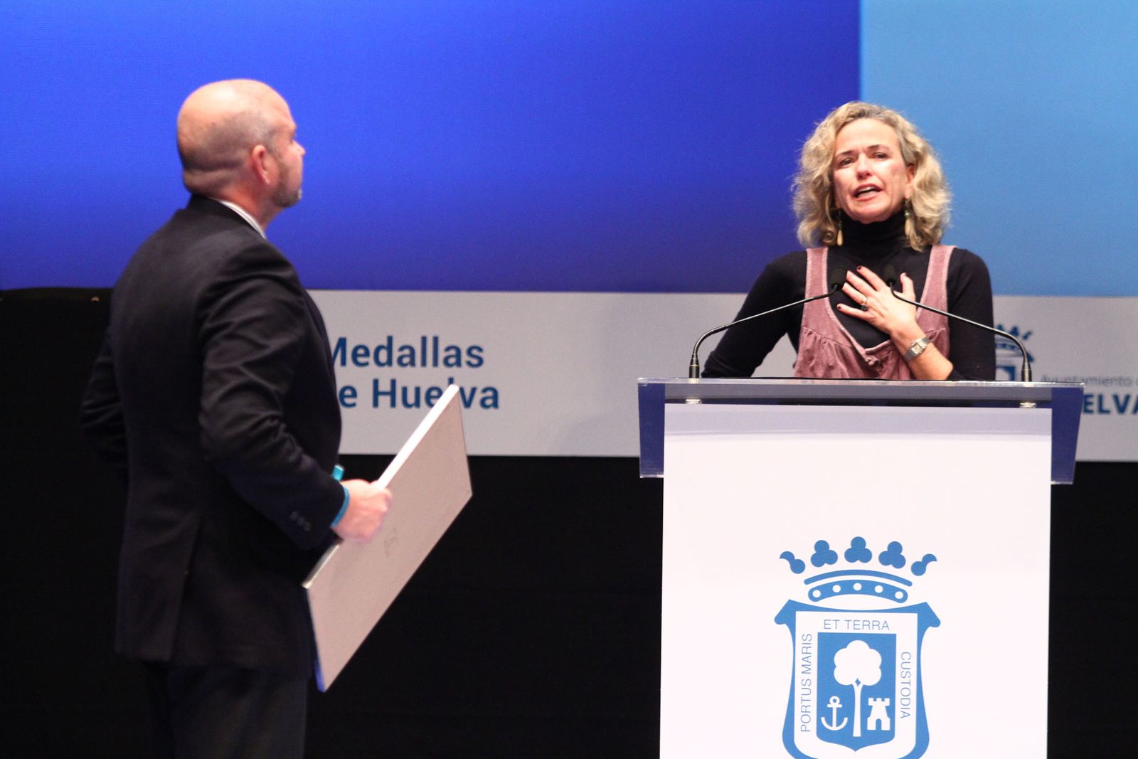 Imágenes de la entrega de las medallas de Huelva