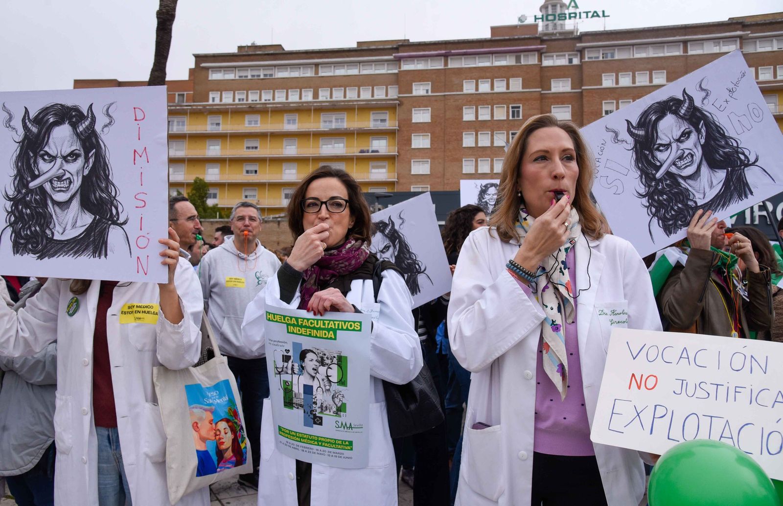 La manifestación por la huelga médica nacional, en imágenes