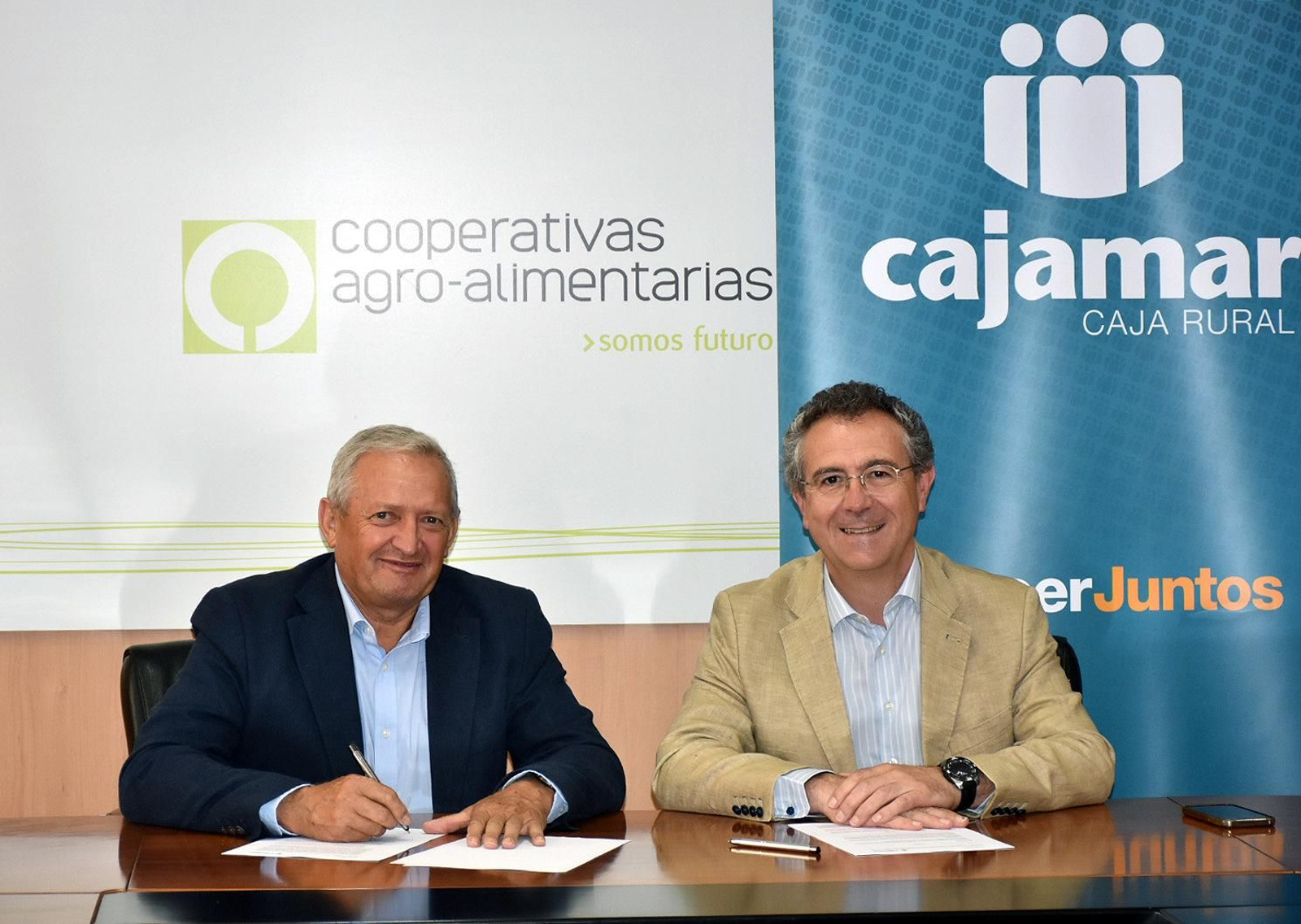 Firma convenio Cooperativas Agro alimentarias de España y Cajamar Caja Rural.