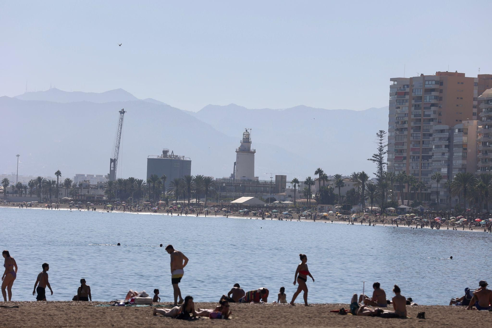 Las playas de Málaga se llenaron este pasado fin de semana