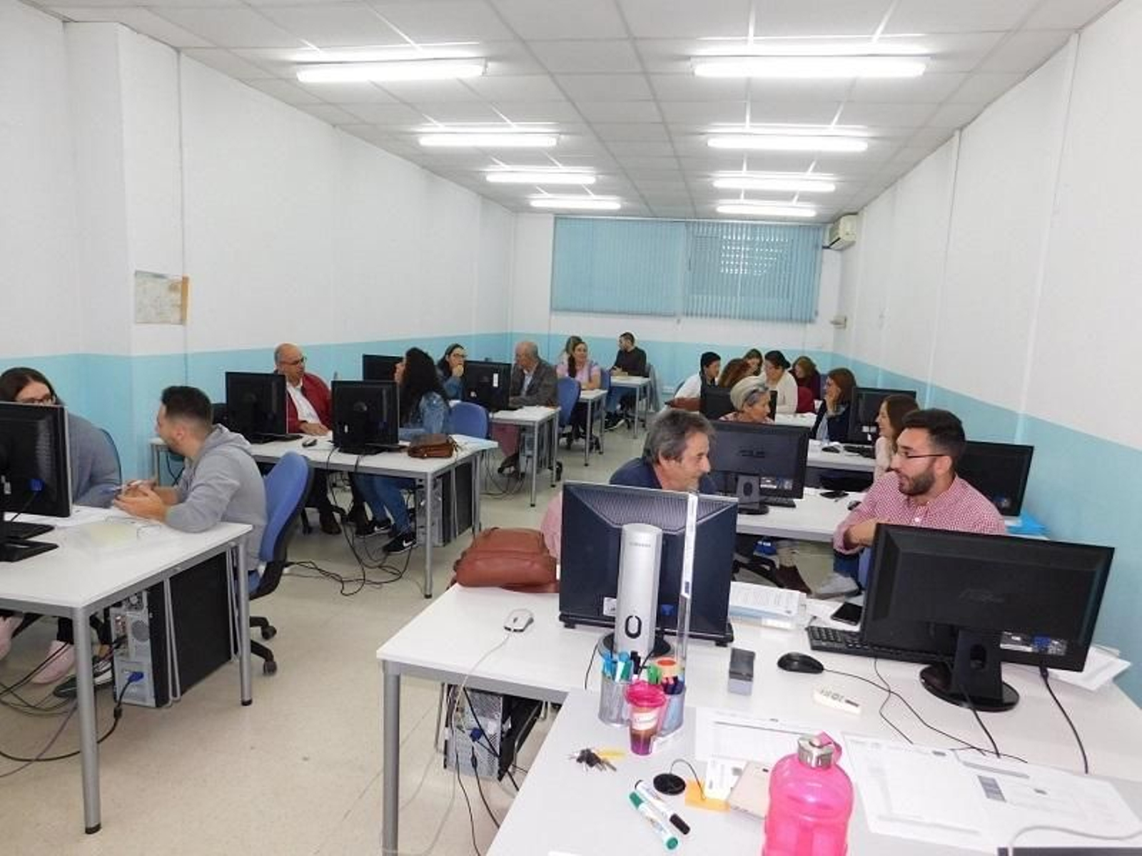 Asistentes a la lanzadera