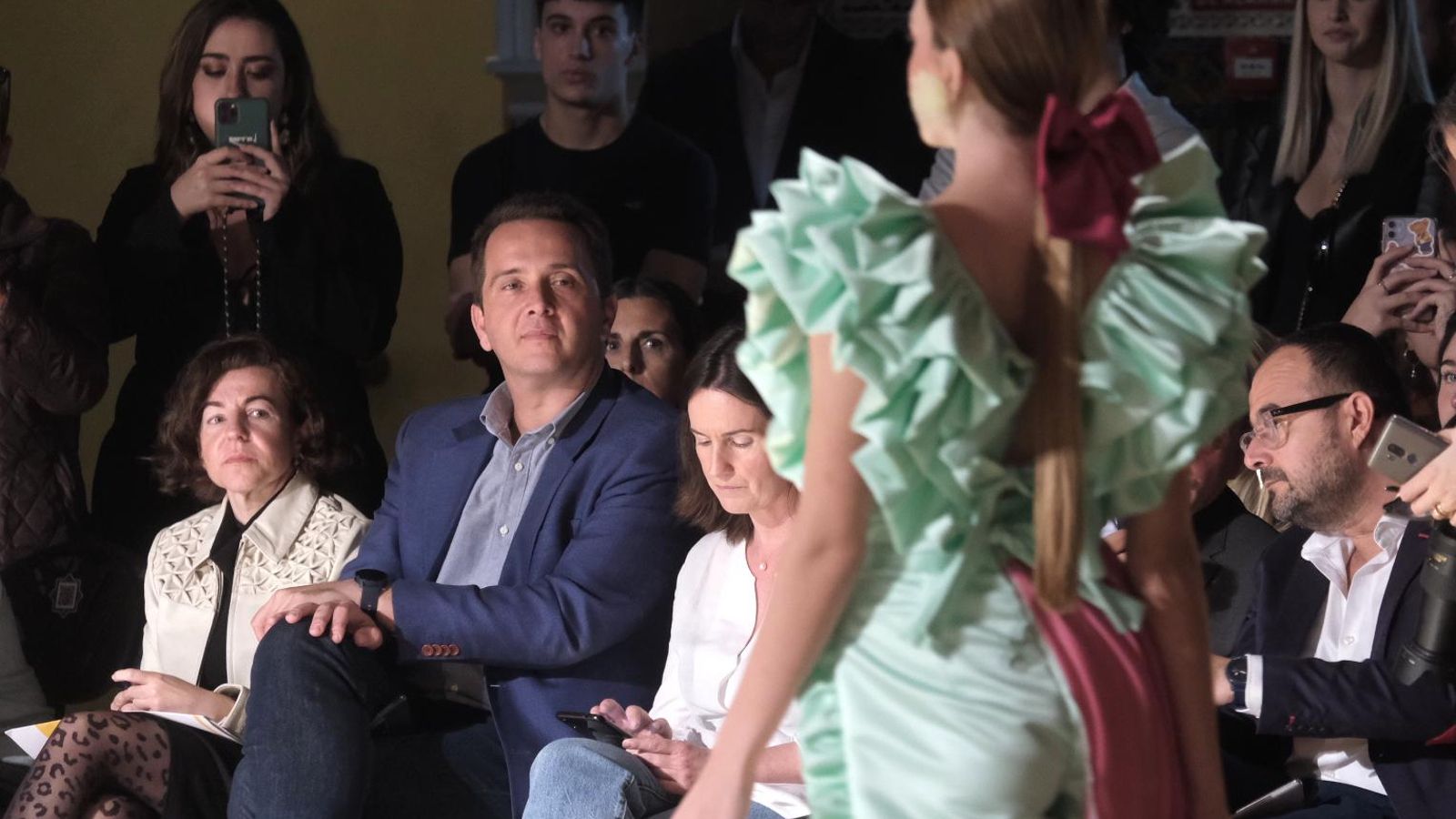 Una imagen del desfile Crea Joven SVQ 22, enmarcado en la Semana de la Moda de Andalucía.