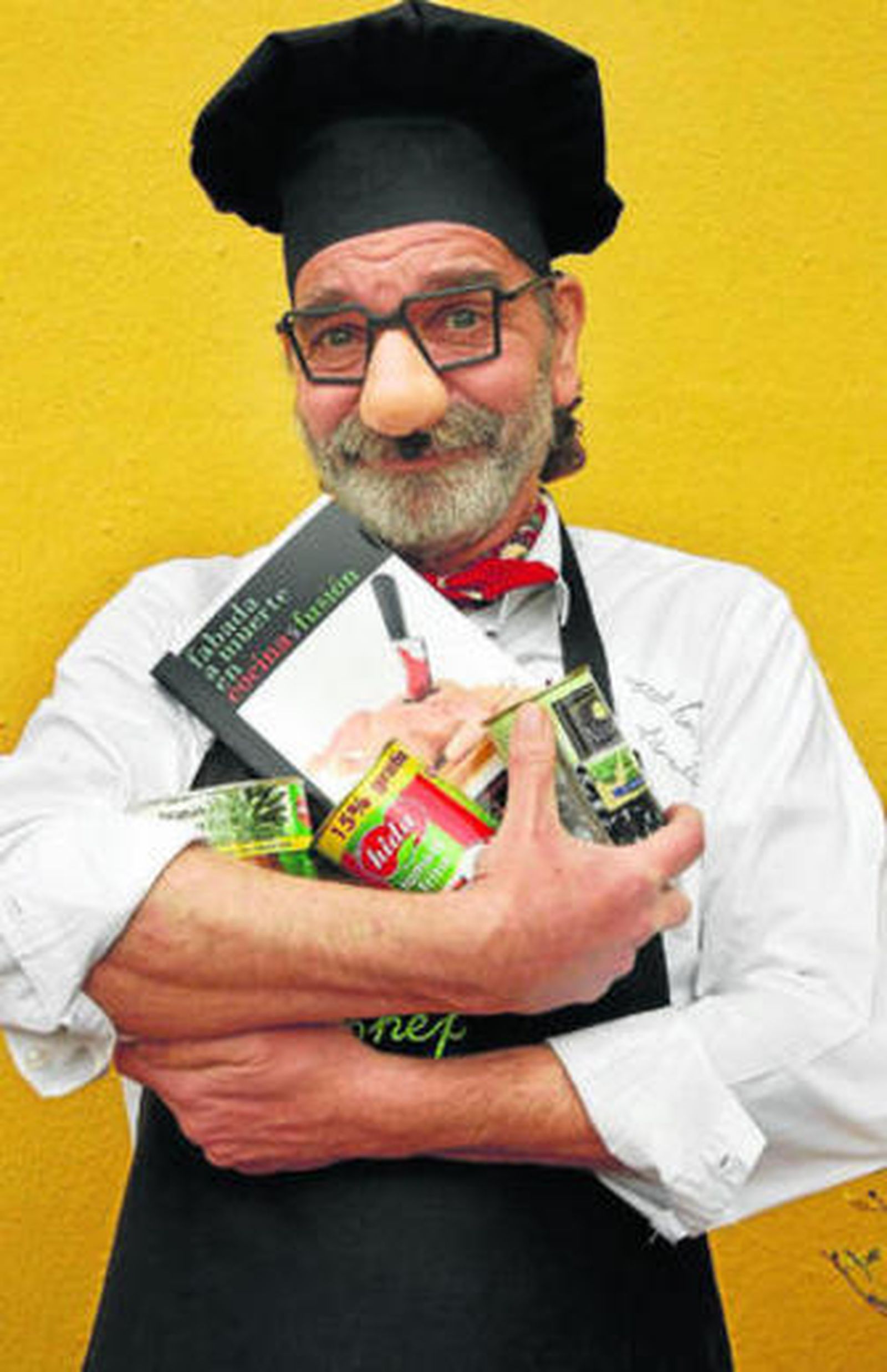 Falsarius Chef, ayer mismo, agarrado a sus armas, se dispone a preparar un menú de urgencia.