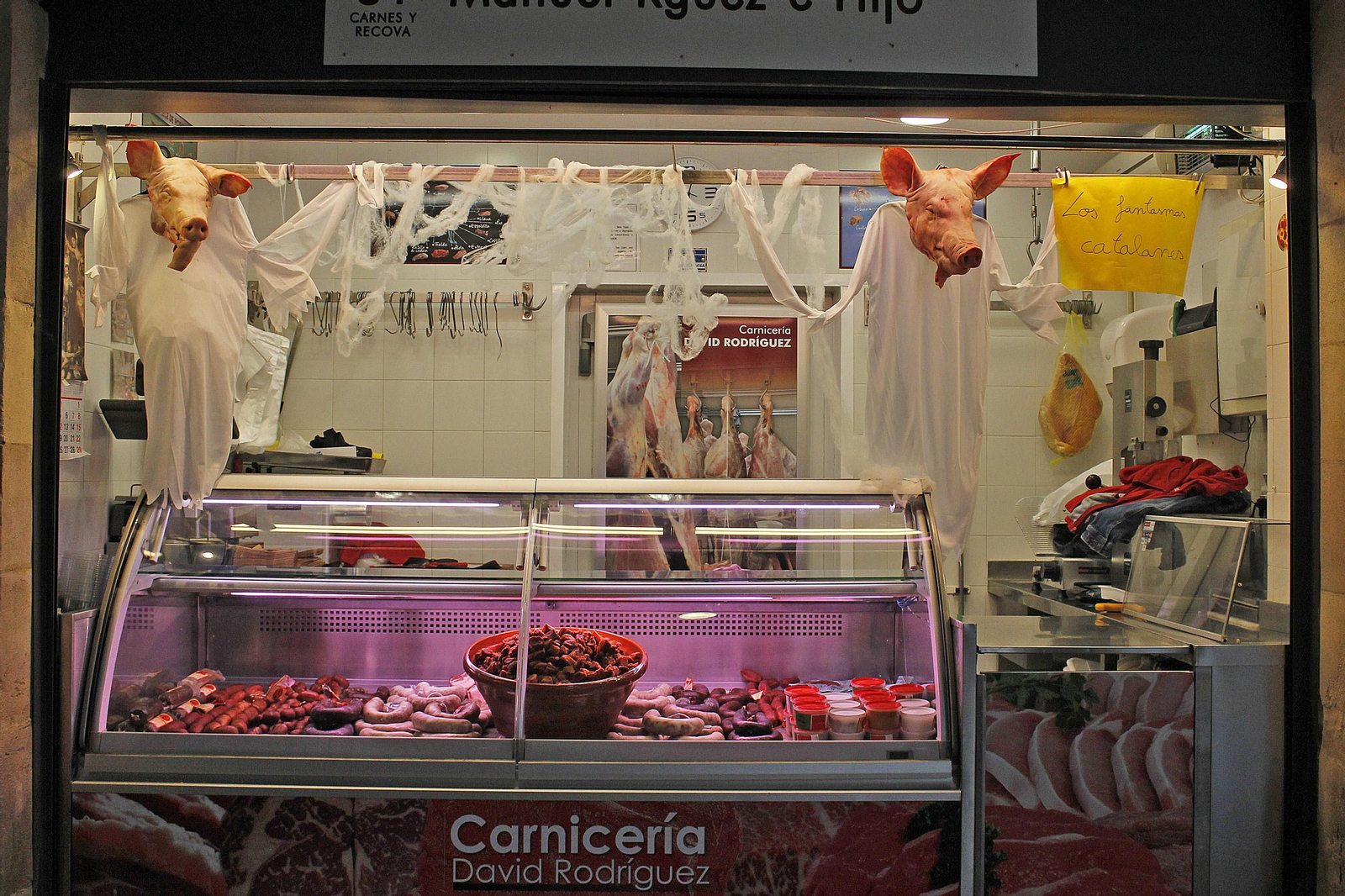 Las imágenes de la fiesta de los Tosantos en el Mercado Central