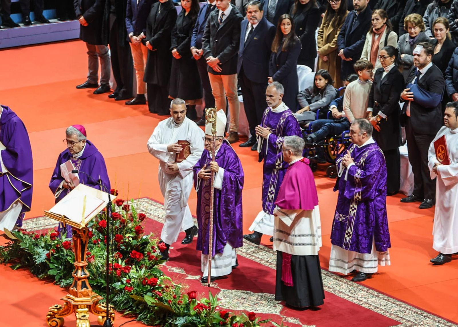 El obispo de Huelva, Santiago Gómez Sierra, ha presidido la Misa funeral en memoria de las víctimas de Adamuz.
