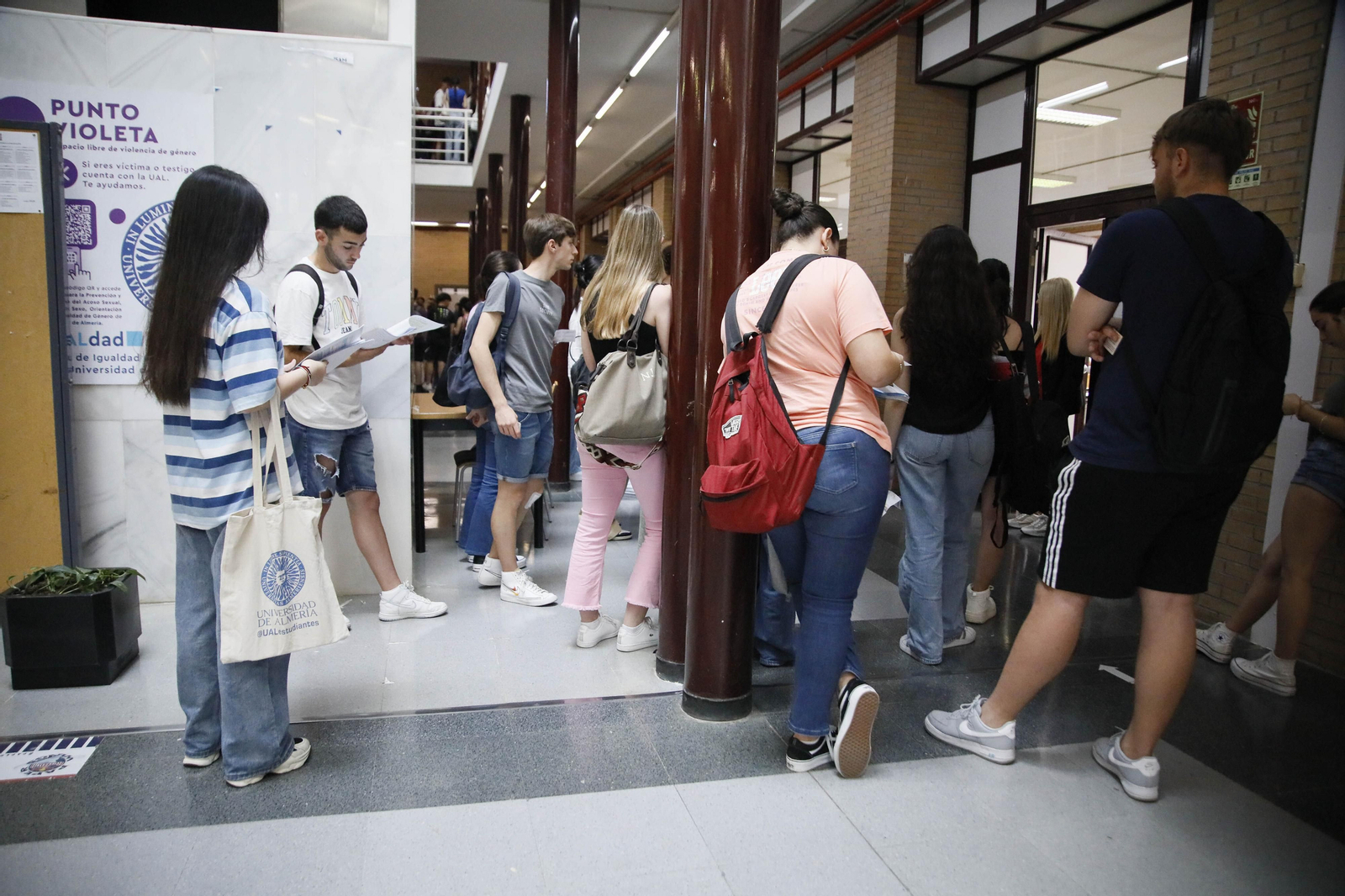 Imágenes de la evaluación para el acceso al sistema universitario (PEvAU)