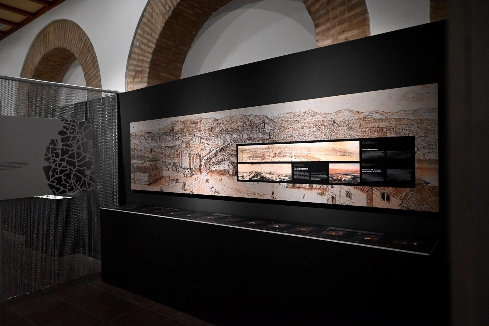 La exposición 'Todo lo que brilla' que recorre la joyería de Córdoba, en imágenes