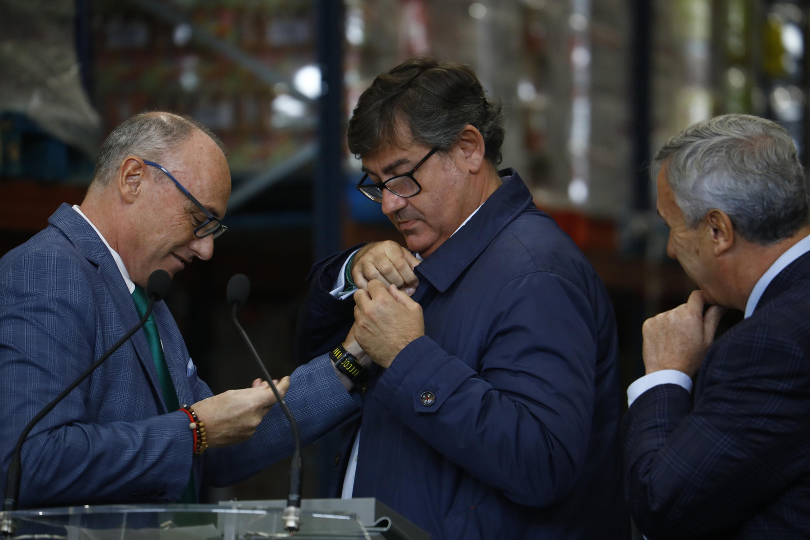 La visita institucional del Córdoba CF a Supermercados Piedra, en imágenes