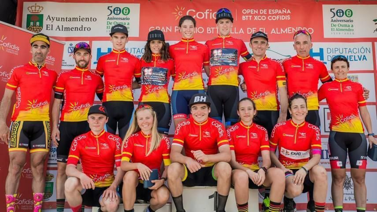 Varios de los ganadores en la prueba de El Almendro.