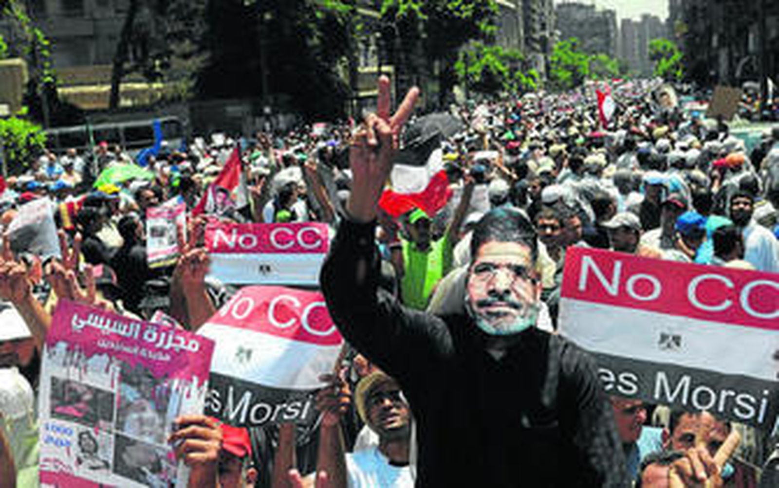 Partidarios del derrocado Mursi, ayer en una protesta contra el nuevo Gobierno egipcio.